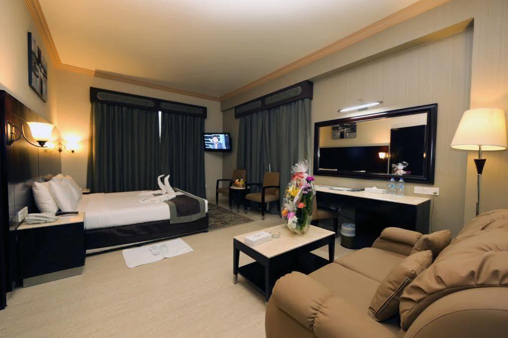 Signature Inn Al Riqqa Dubai Esterno foto