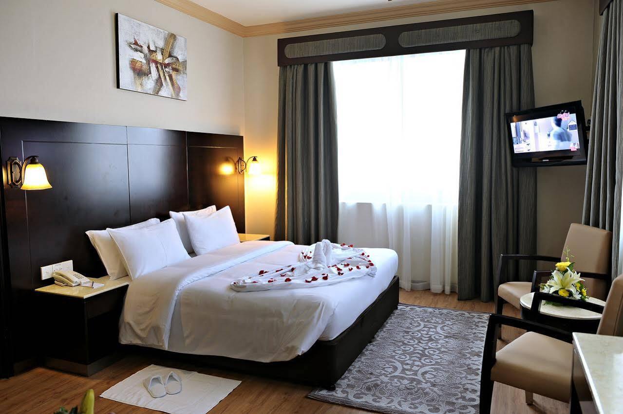 Signature Inn Al Riqqa Dubai Esterno foto