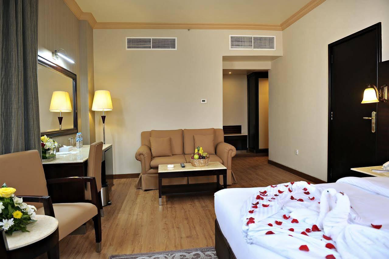 Signature Inn Al Riqqa Dubai Esterno foto