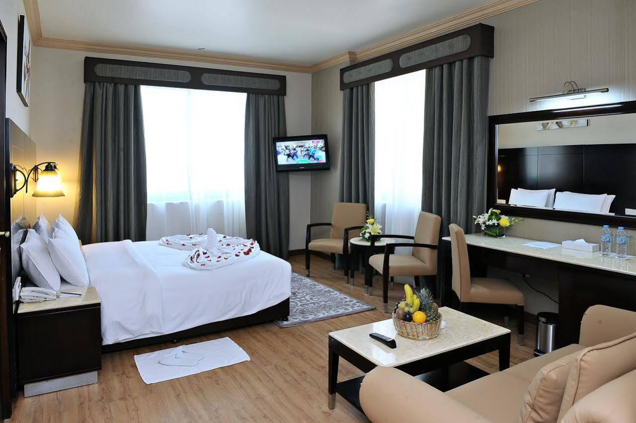 Signature Inn Al Riqqa Dubai Esterno foto